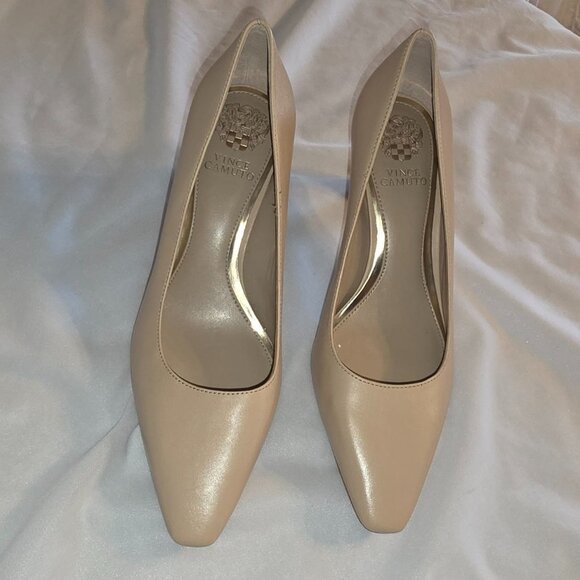 Vince Camuto Nude Pumps Womens Dress Shoes Heels Sz 8M Quiet Luxury - Picture 3 of 11